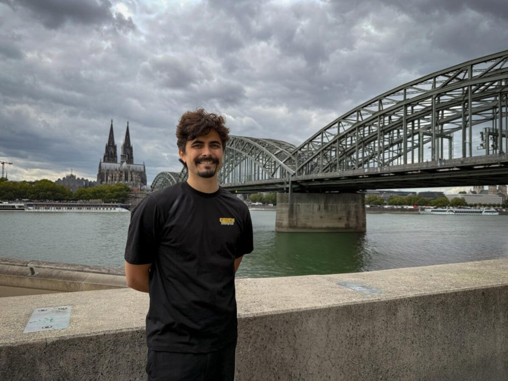 Βαρδής Βαρδινογιάννης στο ανανεωμένο zappit.gr: Από gamer, δημιουργός του Couch Heroes