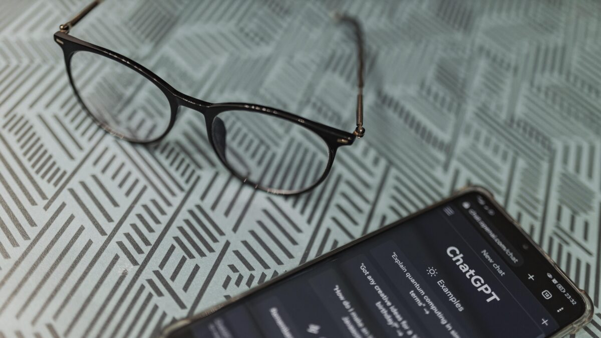 ChatGPT: Ιδανικός συνομιλητής και ψευδαίσθηση σχέσης – Μία συνομιλία με την τεχνητή νοημοσύνη